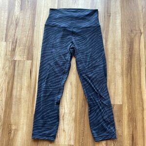 Lululemon Align Crop 21" Le Tigre Camo Deep Coal Multi high rise size 4